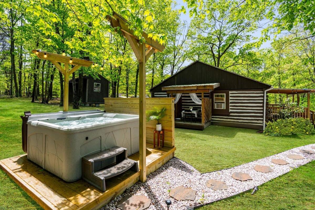 Modernized Log Cabin W Hot Tub Fire Pit & Views Berkeley Springs Exterior foto