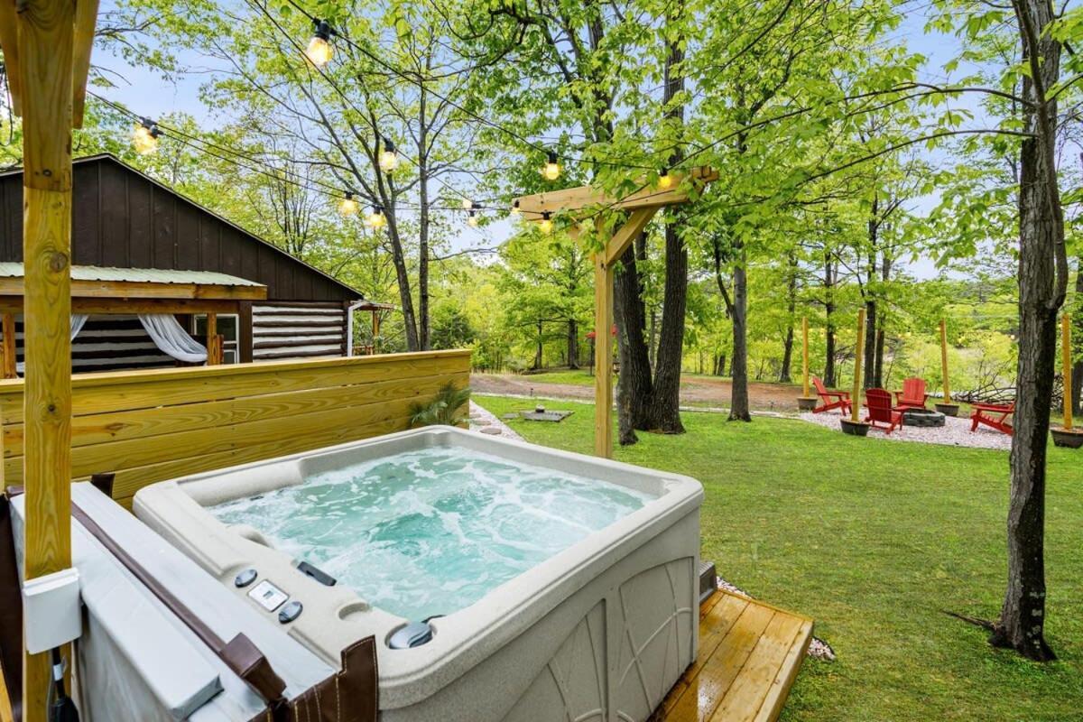 Modernized Log Cabin W Hot Tub Fire Pit & Views Berkeley Springs Exterior foto