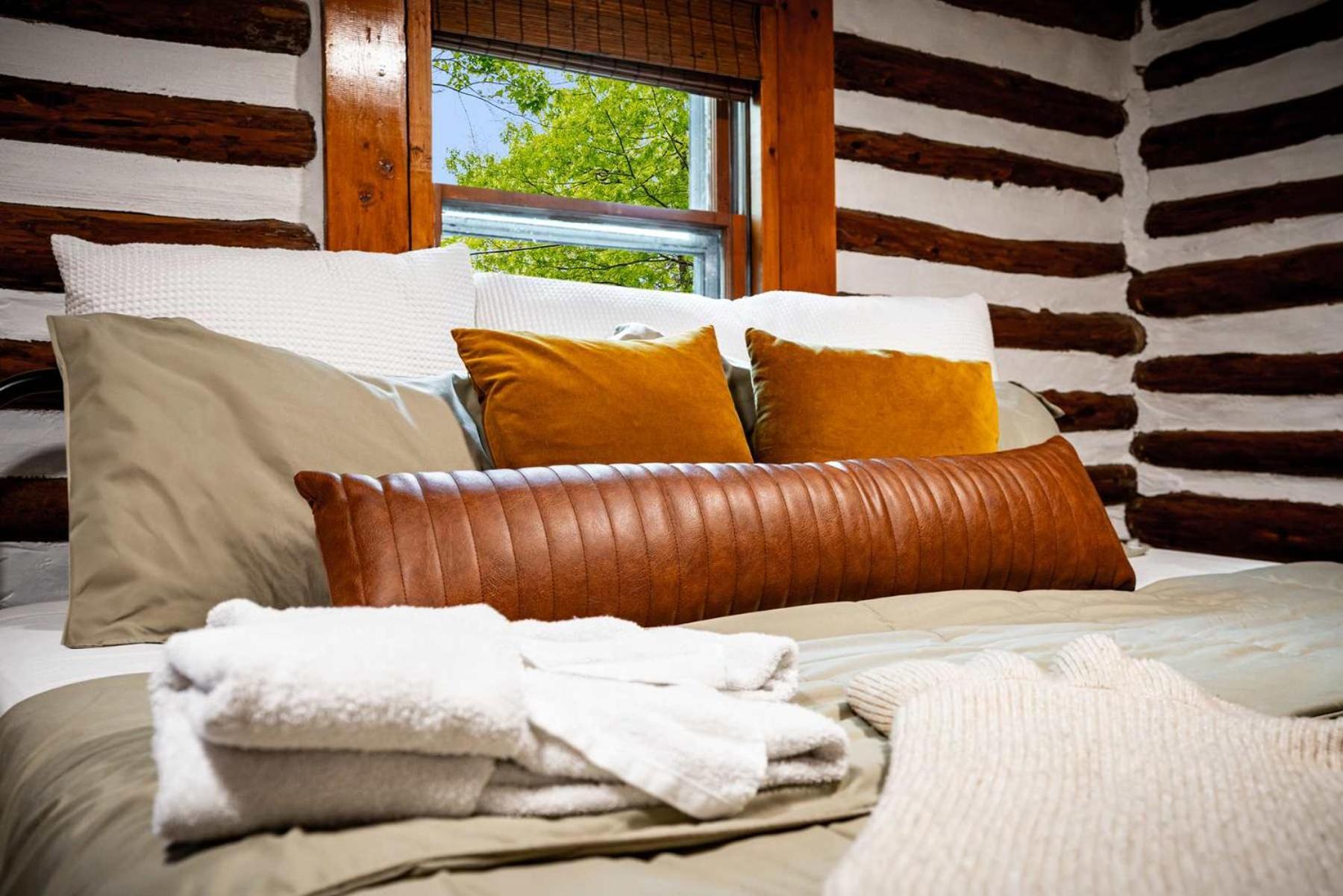 Modernized Log Cabin W Hot Tub Fire Pit & Views Berkeley Springs Exterior foto