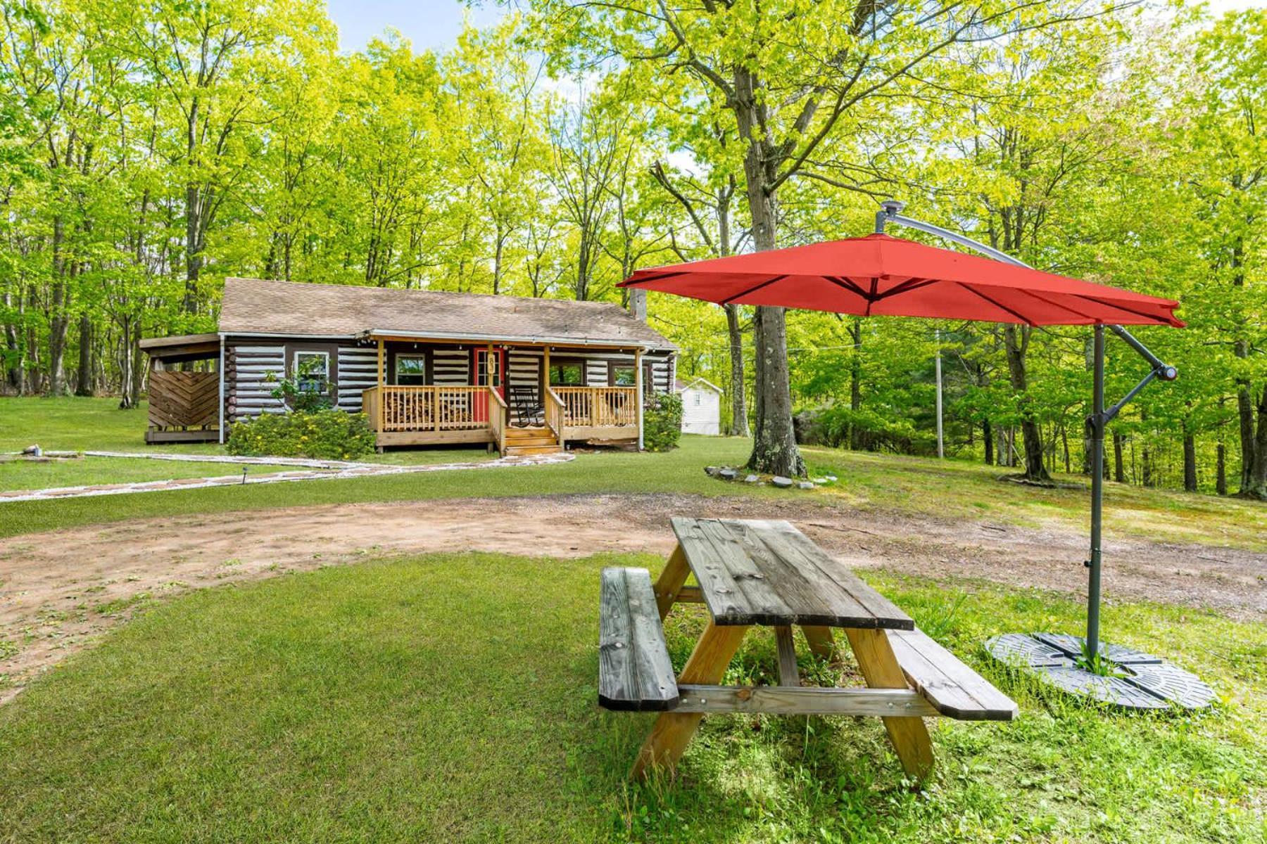 Modernized Log Cabin W Hot Tub Fire Pit & Views Berkeley Springs Exterior foto